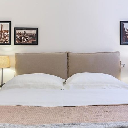 Bologna Piazza Del Nettuno Apartment Bagian luar foto